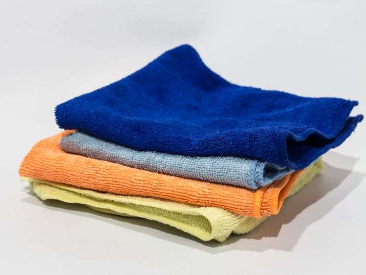 panni colorati in microfibra